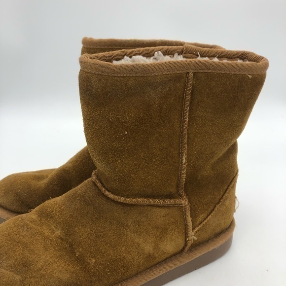 UGG Women’s Chestnut Brown Suede Shearling Lined Classic Short II Boots Size 5.5 - Picture 5 of 13